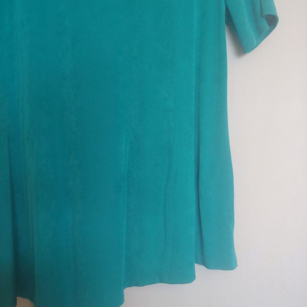 Chicos teal short sleeve a-symmetrical slinky knit top with chain size 1P - Picture 5 of 11